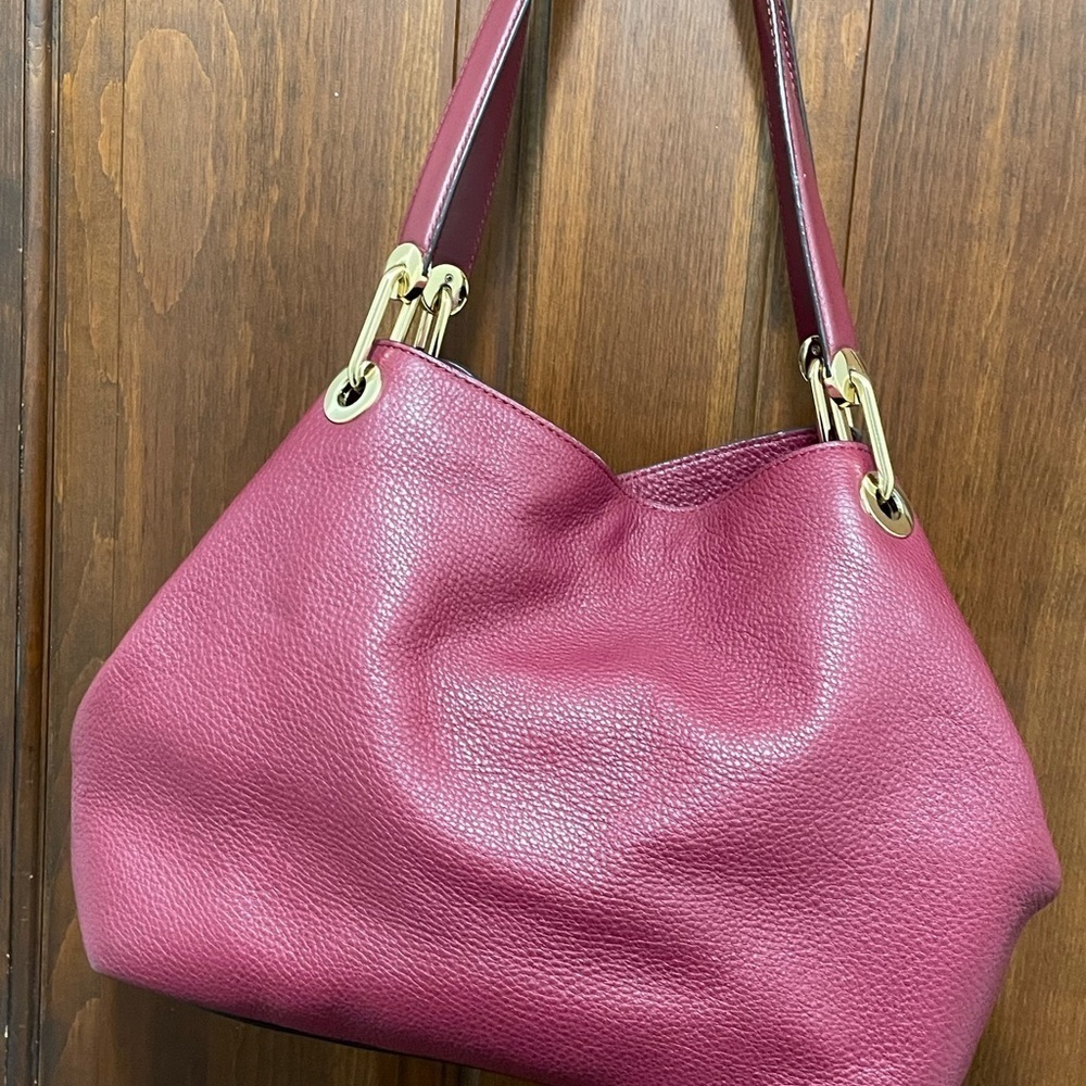 Michael Kors  Burgundy pebbled leather shoulder bag with three compartment - Picture 2 of 10